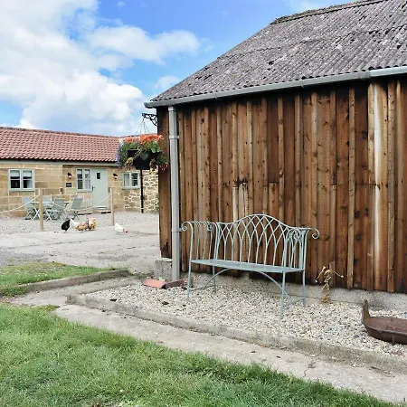 Lane End Hotel *